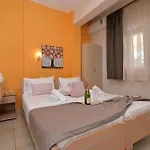 εlvina Aparthotel