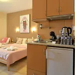 Aparthotel εlvina 3*