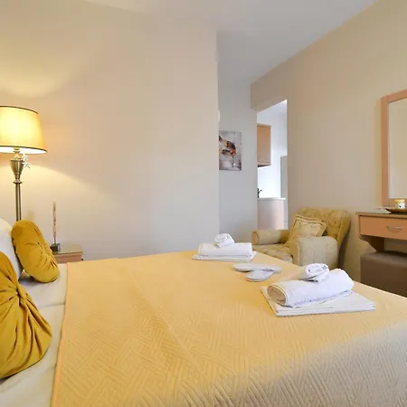 Aparthotel εlvina Leptokarya (Pieria)