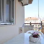 아파트호텔 εlvina 3*