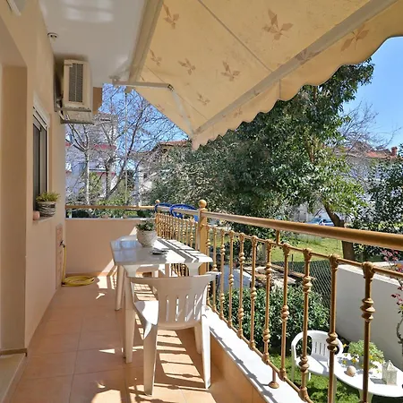 εlvina 3* Leptokaria